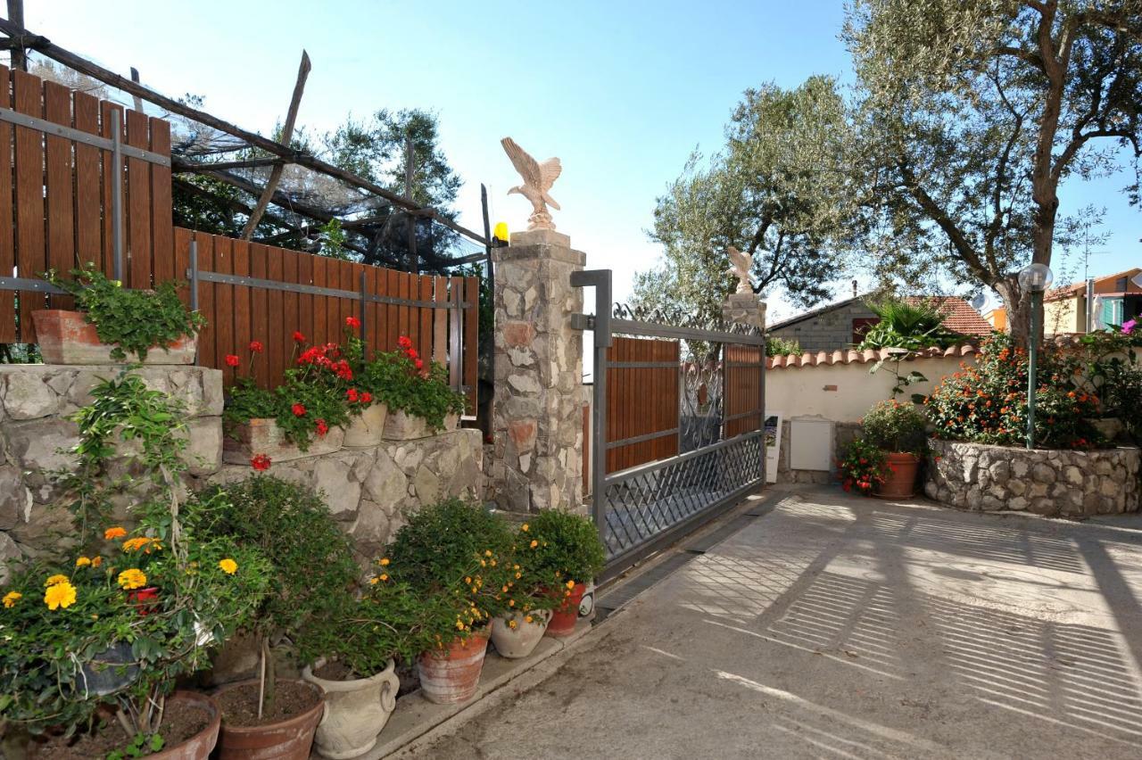 Casa Vacanze Chery Сорренто Экстерьер фото